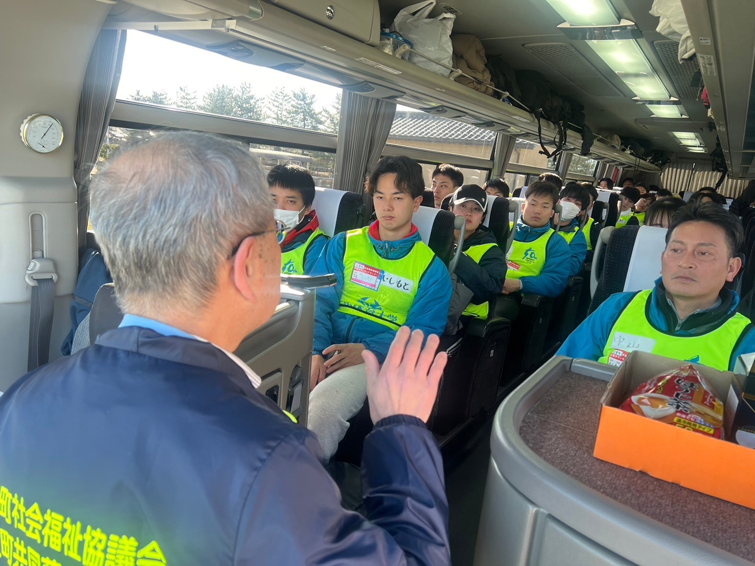 支援に向かうバスの車内で、志賀町災害ボランティアセンターの所長から感謝の言葉をいただいた