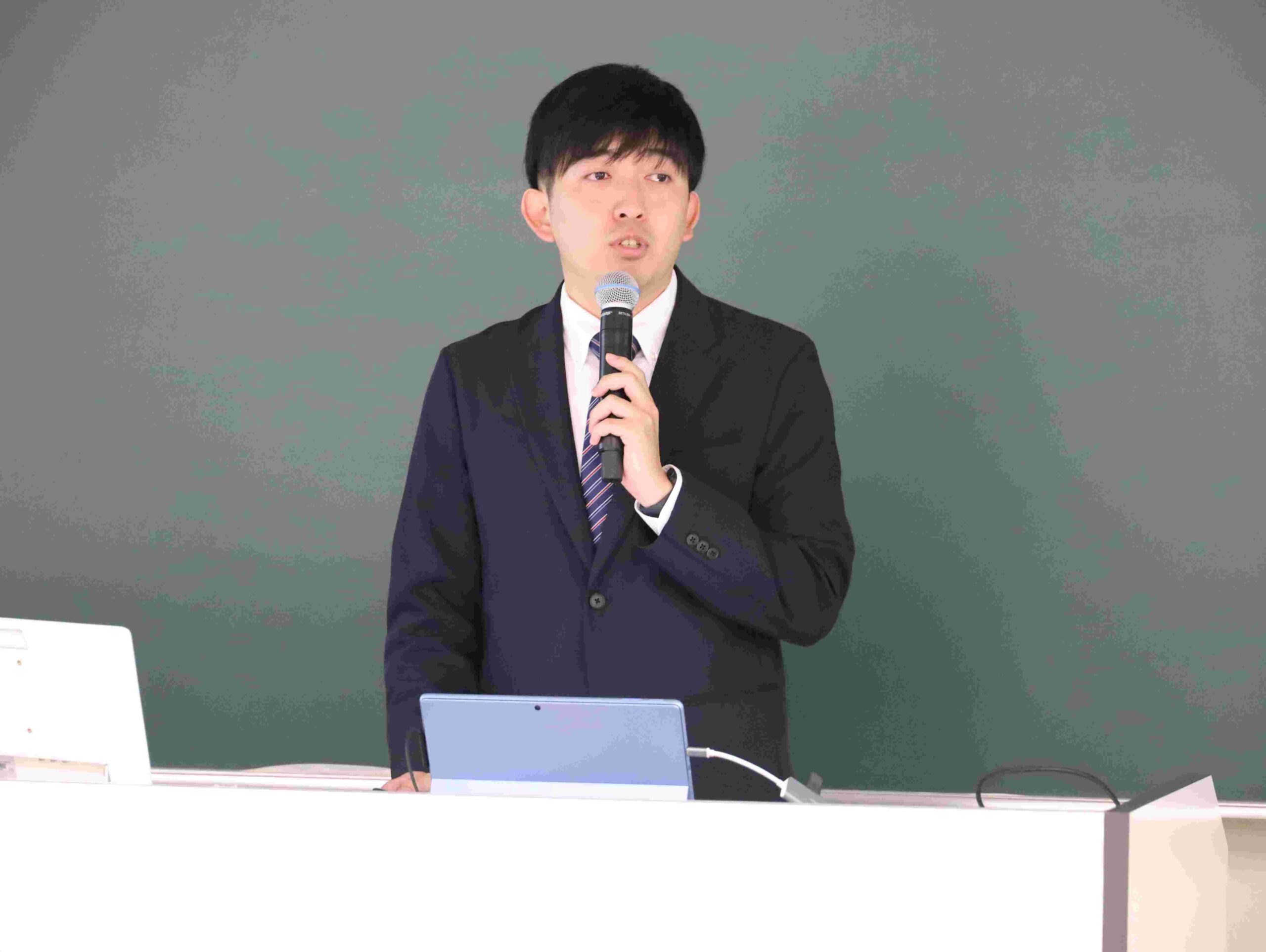 大学院博士後期課程２年の加藤憲さん