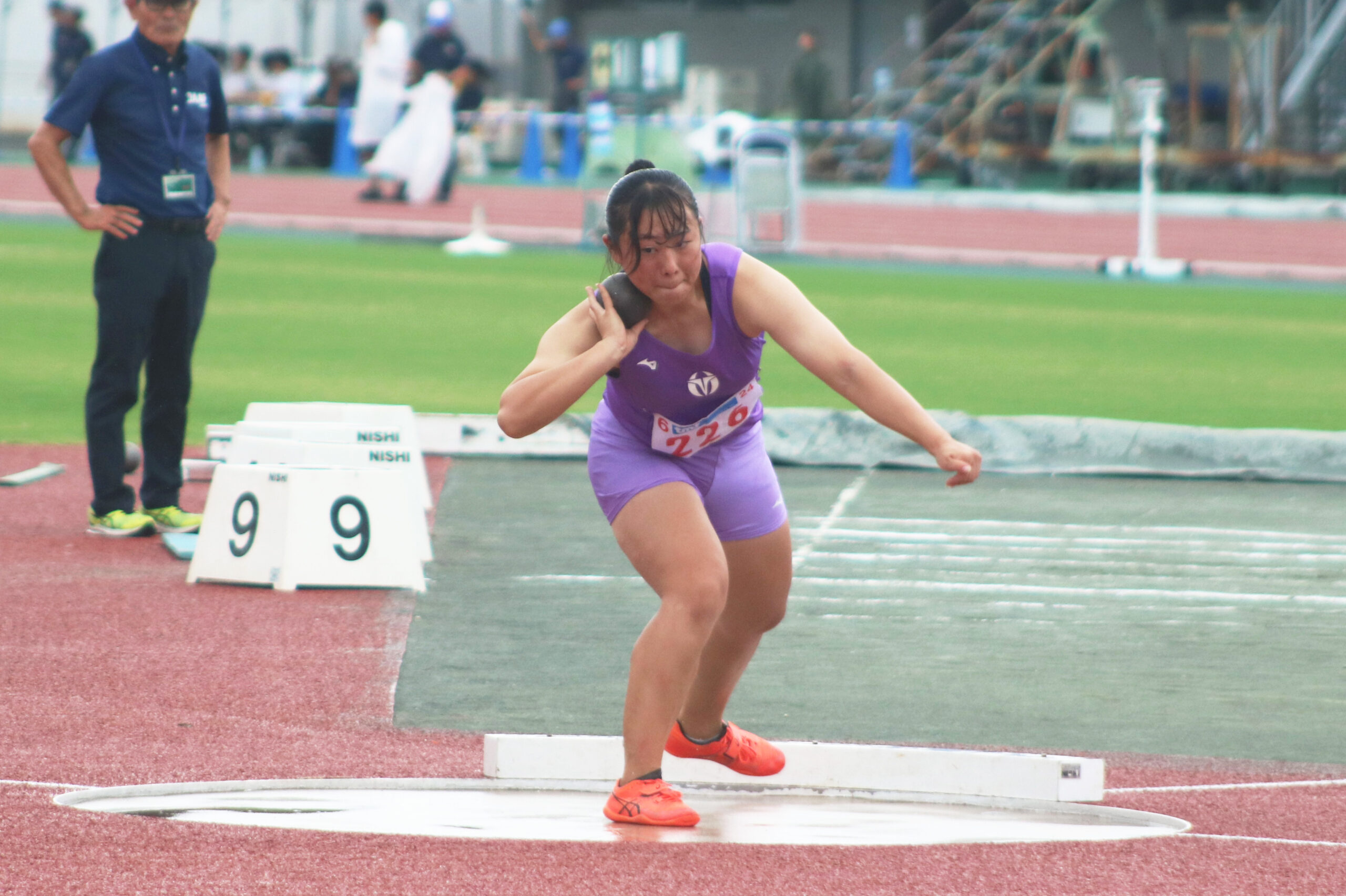 〈女子砲丸投げ〉　1位　中原鈴