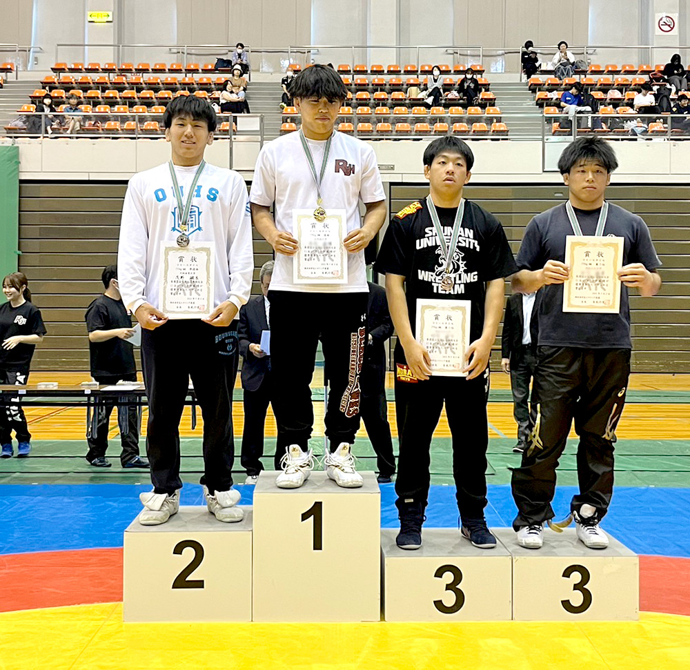 茂野颯良選手（左から1人目）