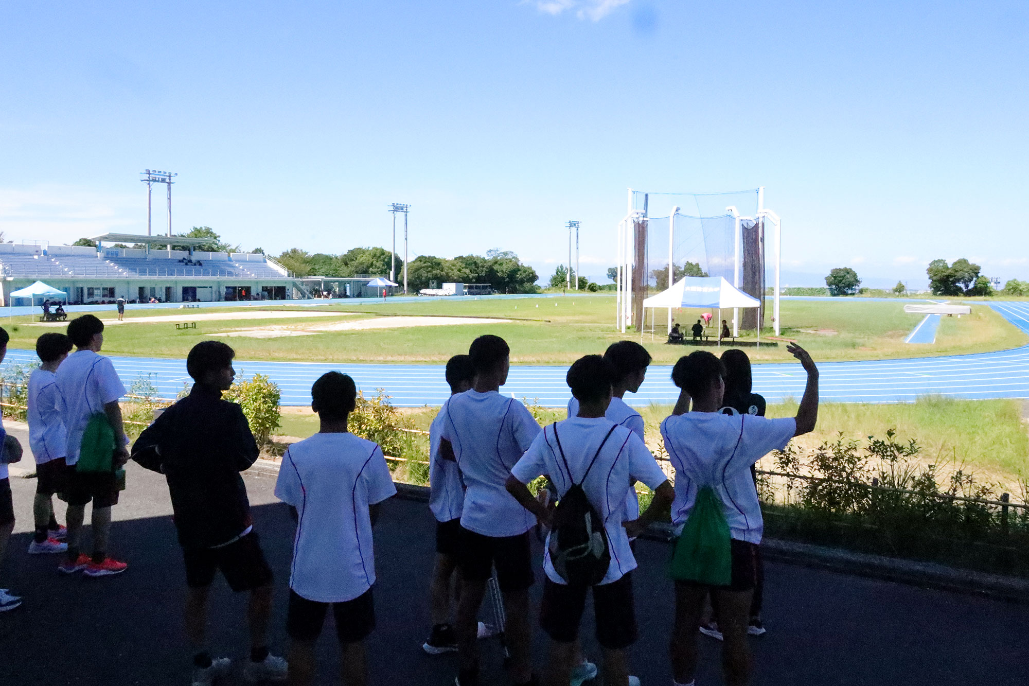 陸上競技場を見学